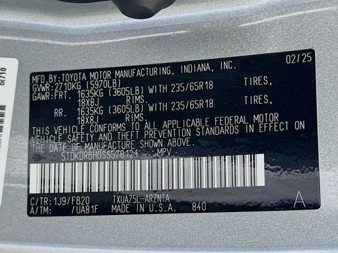 Used 2025 Toyota Highlander LE AWD/4WD image 12