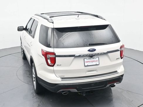 Used 2018 Ford Explorer XLT w/ Equipment Group 202A AWD/4WD image 23
