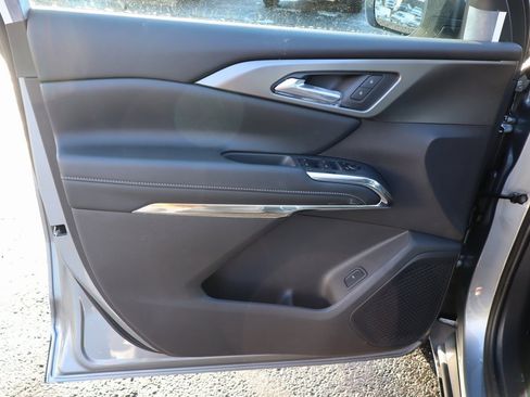 New 2026 Chevrolet Traverse LT w/ Driver Confidence Package image 3