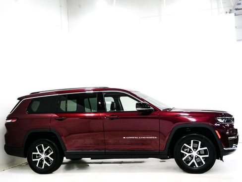 Used 2023 Jeep Grand Cherokee L Limited w/ Trailer Tow Group (B) AWD/4WD image 5