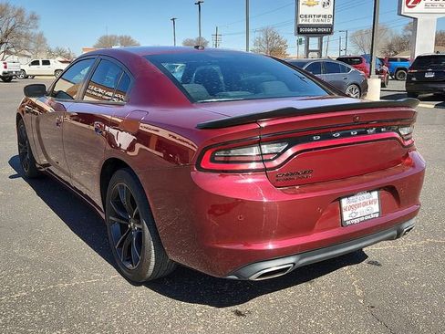Used 2018 Dodge Charger SXT w/ Blacktop Package image 3