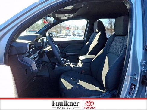 Certified 2025 Toyota 4Runner SR5 AWD/4WD image 11
