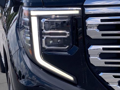 Used 2023 GMC Sierra 1500 Denali w/ Denali Reserve Package AWD/4WD image 28