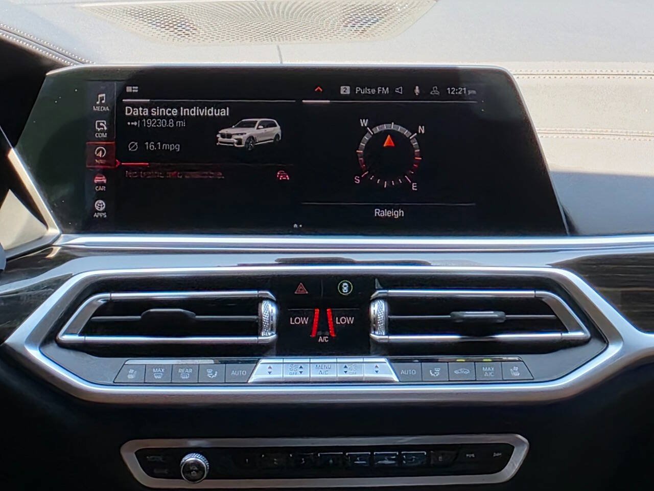 Used 2020 BMW X7 xDrive40i w/ M Sport Package AWD/4WD image 27