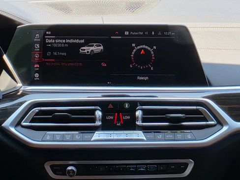 Used 2020 BMW X7 xDrive40i w/ M Sport Package AWD/4WD image 27