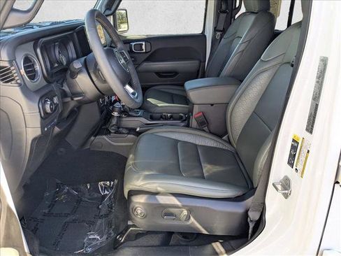 Used 2024 Jeep Wrangler High Altitude image 14