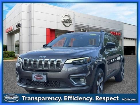 Used 2022 Jeep Cherokee Limited w/ Mopar Interior Package AWD/4WD image 4