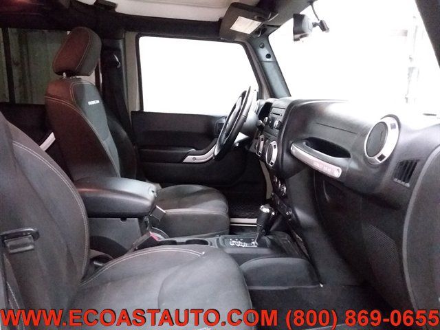 Used 2017 Jeep Wrangler Unlimited Rubicon AWD/4WD image 13
