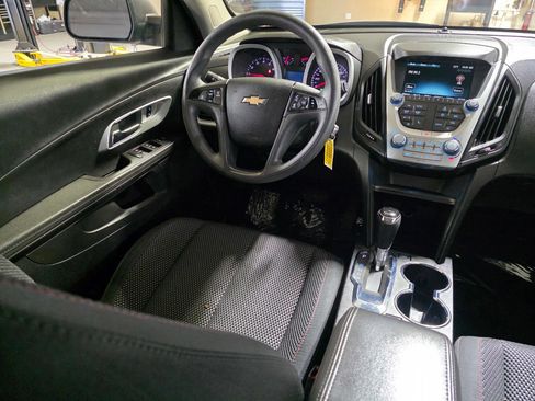 Used 2017 Chevrolet Equinox LS FWD image 19