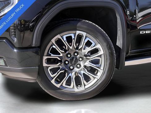 Used 2025 GMC Sierra 1500 Denali Ultimate AWD/4WD image 4