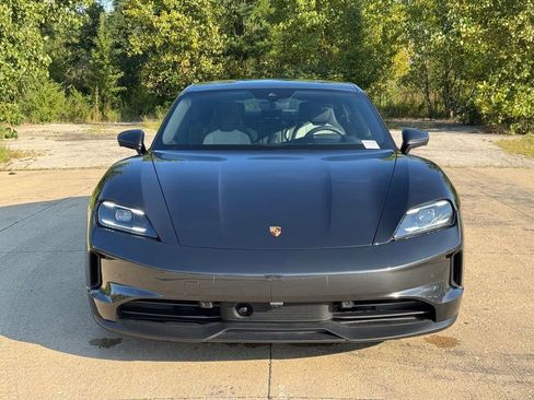 Used 2025 Porsche Taycan RWD image 7