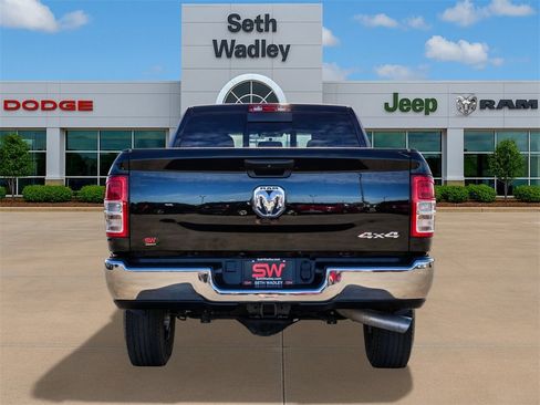 Used 2024 RAM 2500 Tradesman w/ Chrome Appearance Group image 6