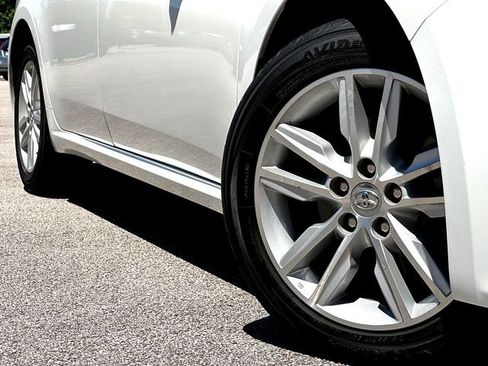 Used 2015 Toyota Avalon XLE FWD image 2