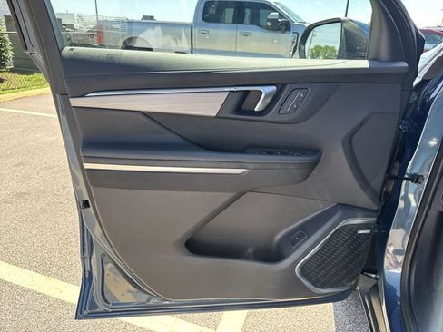 Used 2025 Buick Enclave Preferred FWD image 22