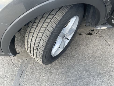 Used 2016 Ford Explorer XLT w/ Equipment Group 202A image 10