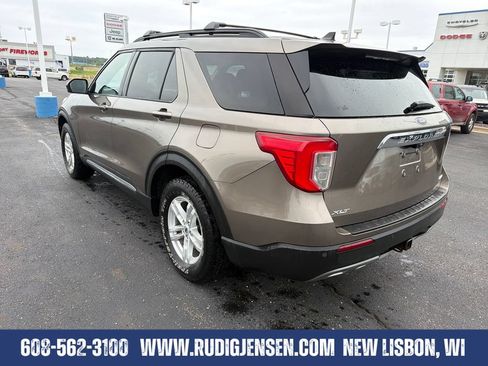 Used 2021 Ford Explorer XLT w/ Equipment Group 202A AWD/4WD image 3