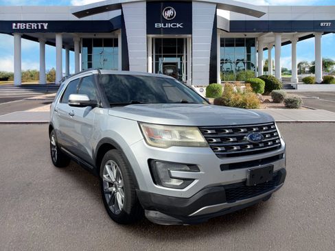 Used 2017 Ford Explorer Limited FWD image 2