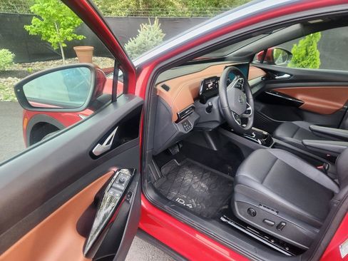Used 2021 Volkswagen ID.4 Pro S w/ Gradient Package image 26