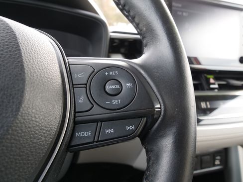 Used 2022 Toyota Corolla Cross LE image 22