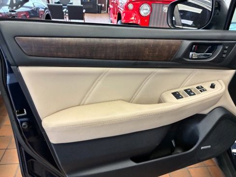 Used 2018 Subaru Outback 2.5i Limited image 18