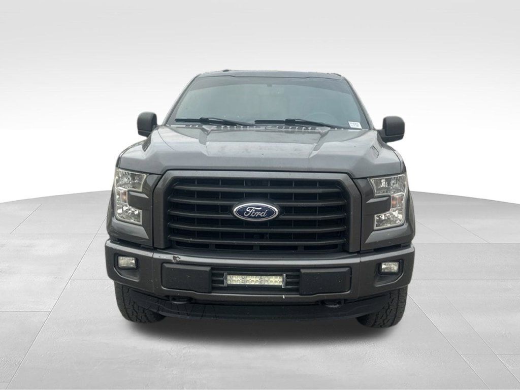 Used 2015 Ford F150 XLT w/ Equipment Group 302A Luxury AWD/4WD image 3