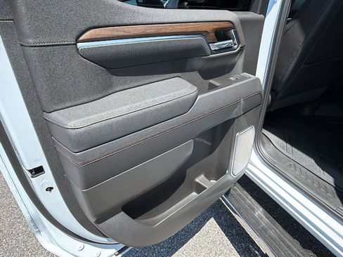 New 2026 Chevrolet Silverado 1500 High Country AWD/4WD image 16
