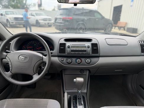 Used 2005 Toyota Camry LE FWD image 26
