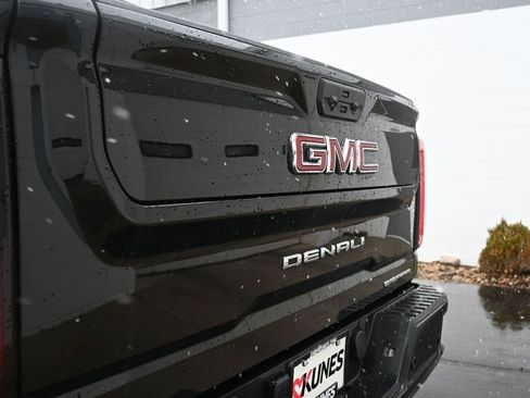Used 2022 GMC Sierra 3500 Denali w/ Technology Package image 9
