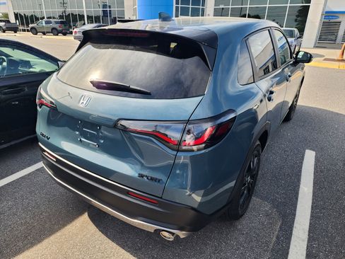 New 2026 Honda HR-V Sport image 4