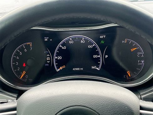 Used 2020 Jeep Grand Cherokee Laredo image 12