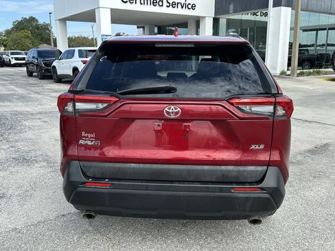 Used 2020 Toyota RAV4 XLE w/ Convenience Package FWD image 6