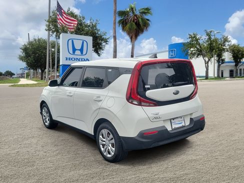 Used 2020 Kia Soul LX FWD image 5