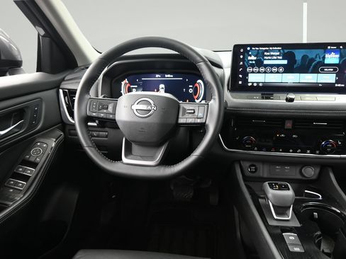Certified 2025 Nissan Rogue SL w/ SL Premium Package AWD/4WD image 12
