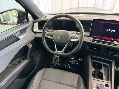 Used 2025 Volkswagen Tiguan SE R-Line FWD image 28