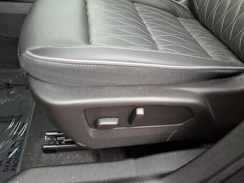 Used 2023 Buick Envision Avenir image 14