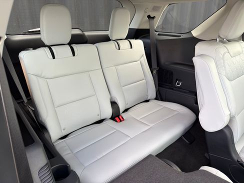 New 2026 Ford Explorer Platinum w/ LUX Leather Package image 38