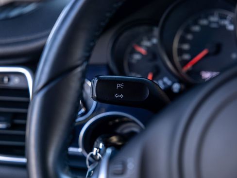 Used 2015 Porsche Panamera image 47