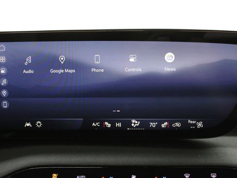 Used 2025 Buick Enclave Sport Touring image 26