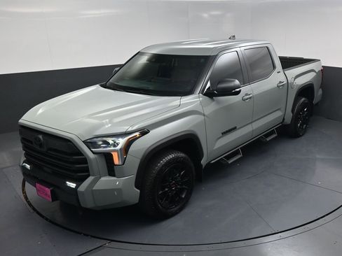 Used 2025 Toyota Tundra SR5 AWD/4WD image 15