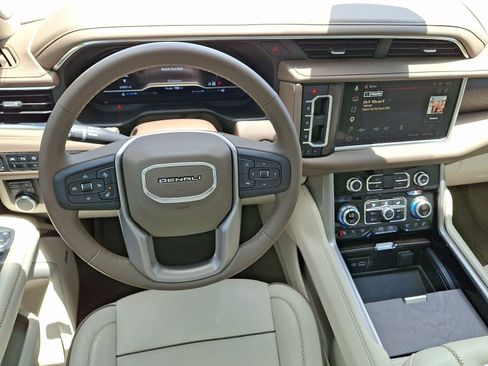 Certified 2024 GMC Yukon XL Denali AWD/4WD image 21