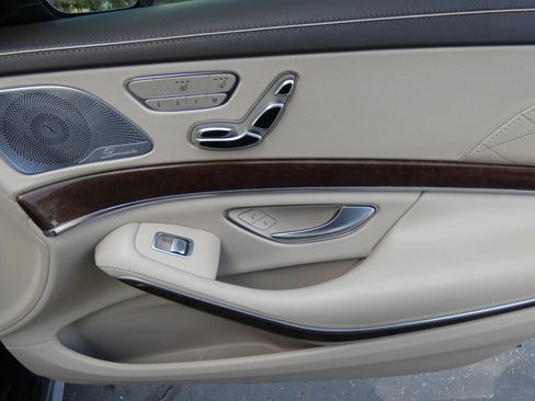 Used 2018 Mercedes-Benz S 560 Sedan image 33