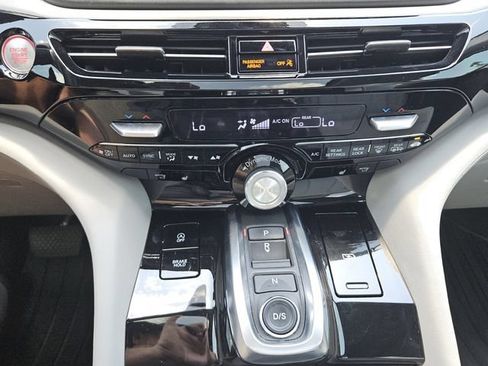 Certified 2025 Acura MDX FWD w/ Technology Package image 10