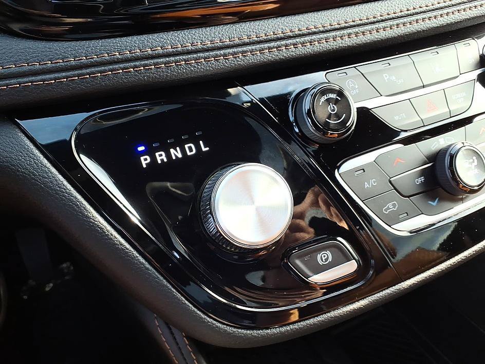Used 2026 Chrysler Pacifica Pinnacle FWD image 28