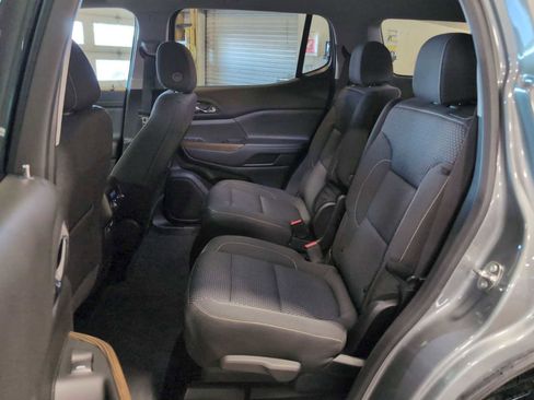 Used 2023 GMC Acadia SLE w/ Driver Convenience Package image 23