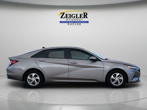 Certified 2023 Hyundai Elantra SE FWD image 8