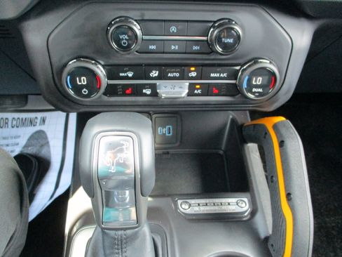 Certified 2024 Ford Bronco Badlands image 14