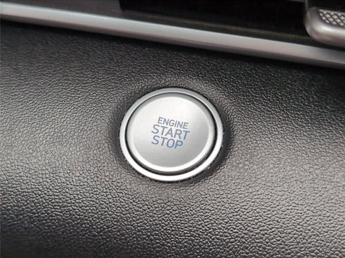 Used 2021 Hyundai Elantra SEL w/ Convenience + Premium Package image 25