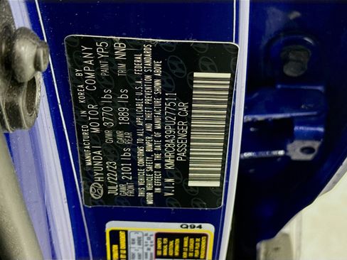 Used 2023 Hyundai Venue Limited image 30