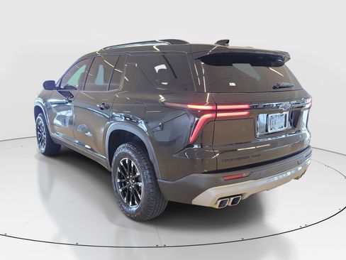 Used 2025 Chevrolet Traverse Z71 AWD/4WD image 6