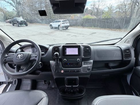Used 2024 RAM ProMaster 2500 w/ Convenience Group FWD image 13
